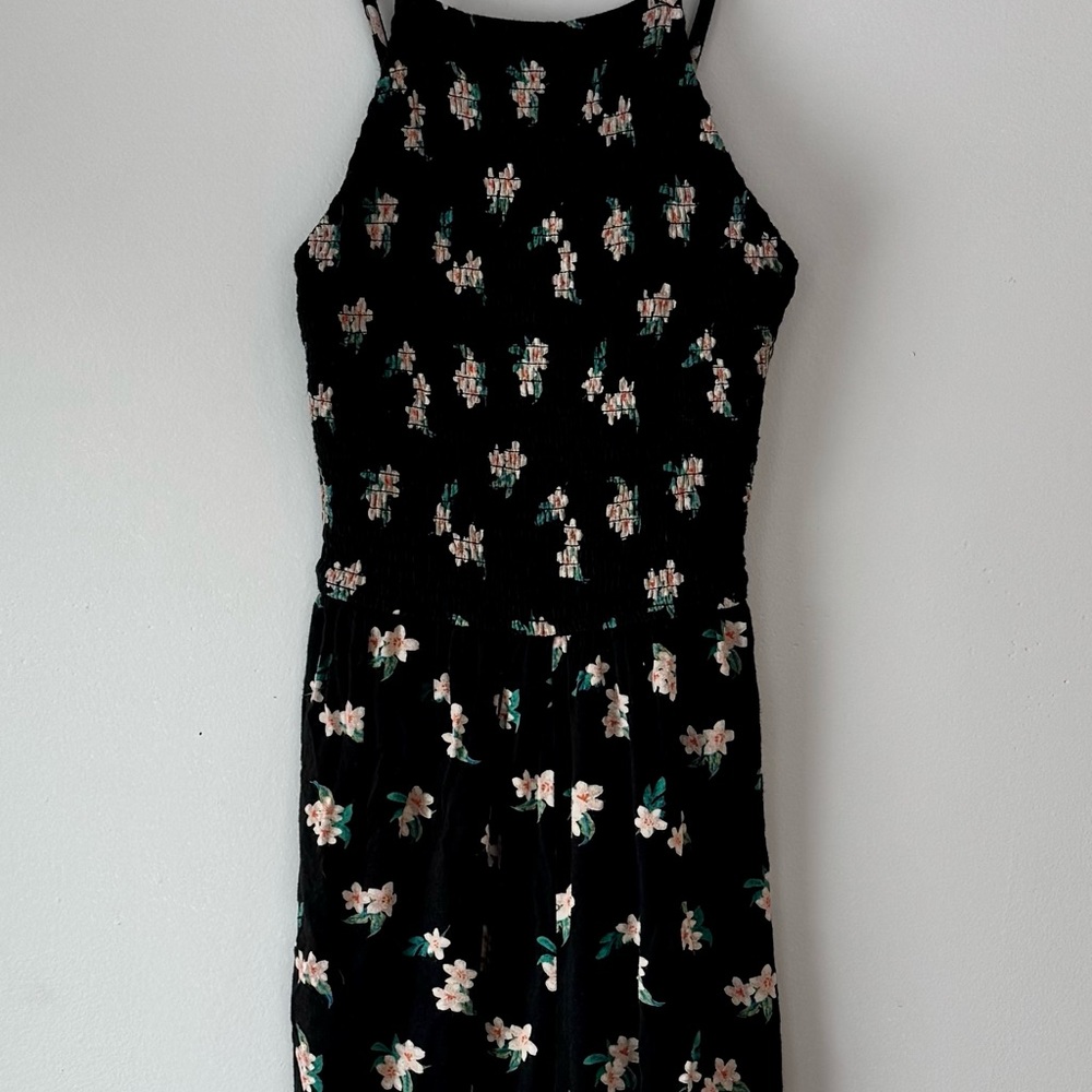 Hollister Black Floral Smocked  Short Romper  Comfy California Style Adjustable